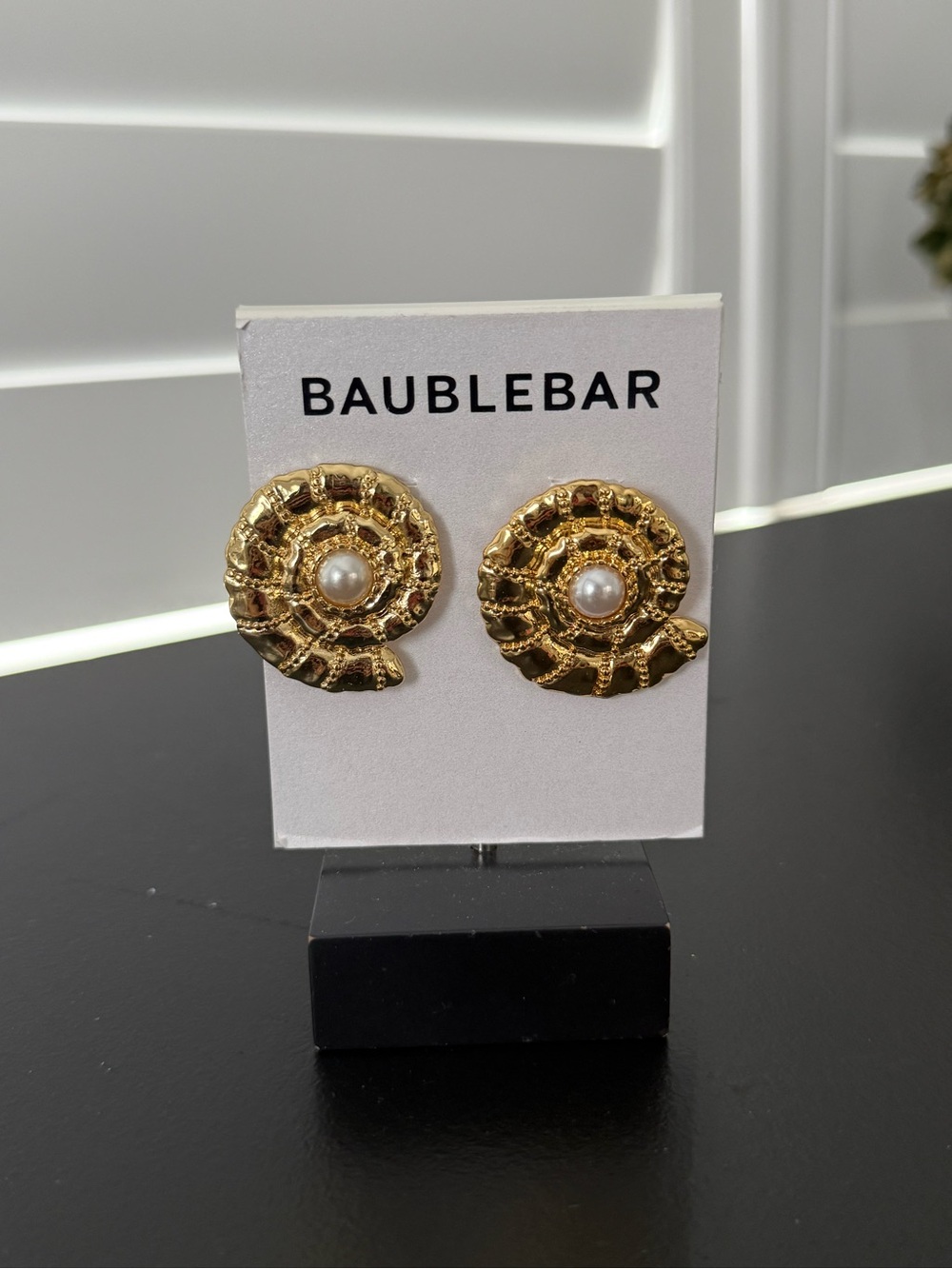 BaubleBar NWT Gold Seashells with Pearl Center